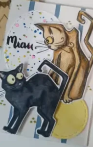 ATC gatunos con sellos de Tim Holtz y lettering a mano ATC gatos